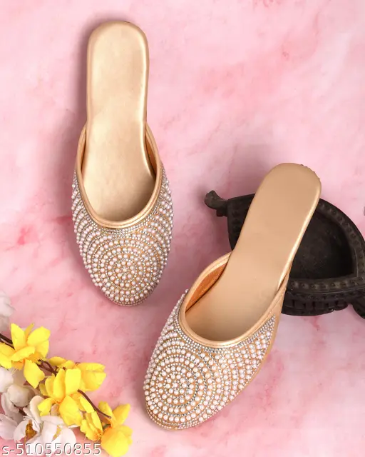 Stone Pouch Juttis